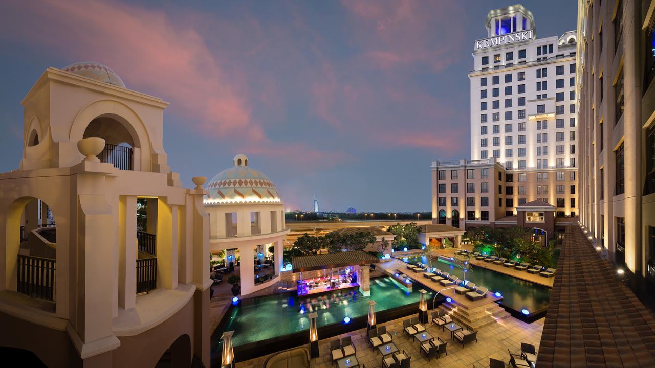 Aspen Chalets By Kempinski Hotel Mall Of The Emirates Dubai Exterior foto